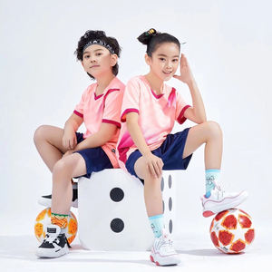 Uniformes de Fútbol Blancos Unisex al por Mayor, Conjuntos de Uniformes de Fútbol para Niños con Camiseta, Uniformes de Fútbol para Niños - Product Image 1