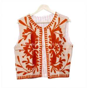 Chaleco de Invierno con Bordado Floral Único, Ecológico, Forro Cómodo, Chaqueta de Algodón de Inspiración Vintage para Mujer - Product Image 4