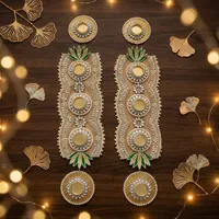 Décoration murale traditionnelle artisanale Toran avec porte-diya perlé et feuilles décoratives pour mariage et maison