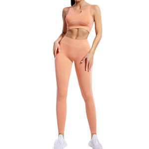 Conjunto de Yoga para Mujer de Diseño Único Fabricado en Pakistán, para Uso en Exteriores, Hecho de Spandex/Poliéster - Product Image 1