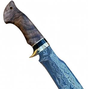 Herramienta utilitaria pesada de acero damasco forjado a mano, personalizada OEM, con mango de madera Burl y protector de latón. - Product Image 6