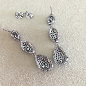 Pendientes Colgantes de Diamantes Naturales Azules y Blancos de Corte Redondo de 2.09 Quilates con Plata de Ley 925 para Mujer - Product Image 3