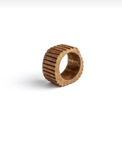 Elegantes Anillos de Servilleta Redondos Hechos a Mano de Madera – Decoración de Mesa Minimalista Escandinava - Product Image 4