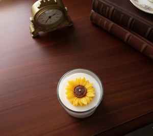 Vela Aromática de Cera de Soja en Vaso de Vidrio con Aroma a Girasol - Decoración Elegante para el Hogar, Regalos de Acción de Gracias, Velas Decorativas en Frascos de Vidrio a Precio de Mayoreo - Product Image 2