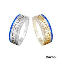 Bague en argent 925 avec motif grec, opale bleue sur un côté et bordure ornée de zircone cubique blanche