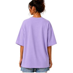 เสื้อยืดโอเวอร์ไซส์สีม่วงลาเวนเดอร์สำหรับผู้หญิง พิมพ์ลายดอกชบาสีสันสดใส เสื้อยืดลำลองผ้าฝ้ายสำหรับฤดูร้อน รับผลิตแบบ OEM ODM - Product Image 1