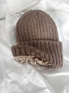Bonnet d'hiver tricoté personnalisé avec intérieur doublé en satin, bord côtelé chaud, doux et extensible, casquette unisexe pour l'extérieur par temps froid - Product Image 6