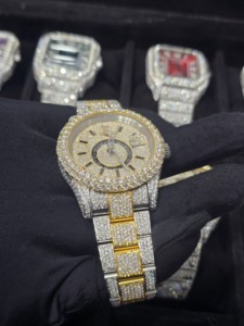 Reloj de Lujo con Diamantes Moissanite, Cristal de Zafiro y Acero Inoxidable, Dos Tonos Oro y Plata, Mecánico Automático, Estilo Hip Hop - Product Image 4