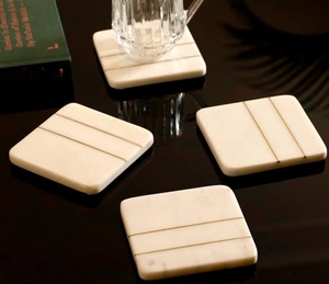 Posavasos de piedra de mármol natural de lujo con detalles de latón Posavasos exclusivos para el hogar Cocina y vajilla de restaurante - Product Image 1