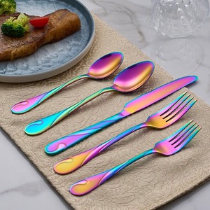 Ensemble de couverts en acier inoxydable arc-en-ciel, finition miroir, passe au lave-vaisselle, design glamour pour les occasions festives - Product Image 1