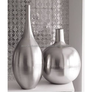 Meilleures ventes - Vase à fleurs en aluminium écologique fait à la main - Design moderne - Personnalisable pour la décoration de la maison, du bureau et des mariages - Azora - Product Image 1