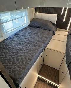 Autocaravana de Lujo Autopropulsada 4x4, Remolque de Viaje de Aluminio para Camping y Uso con Camioneta, Autocaravana Autoalimentada en Venta - Product Image 5