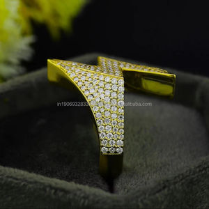 Anillo Unisex de Plata de Ley 925 Chapado en Oro Amarillo con Diamante Moissanita de Corte Redondo en Forma de Rayo, Estilo Hip Hop, para Uso Diario - Product Image 3