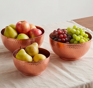 Ensemble de 3 bols à mélanger en cuivre martelé de qualité supérieure, de forme ronde, idéal pour les accessoires de cuisine et la préparation des aliments. - Product Image 4
