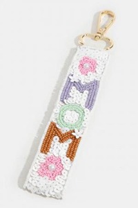 Breloques élégantes pour sacs en perles de rocaille avec motifs détaillés, breloques brodées en perles de rocaille de créateur pour sacs à main stylés - Product Image 3