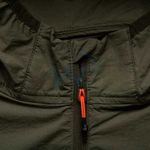 Veste coupe-vent pour homme à bas prix, streetwear, haute qualité, design personnalisé OEM, fabriquée au Pakistan. - Product Image 5