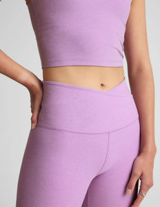 Conjuntos de 2 piezas para mujer OEM de pétalos de lila, los más vendidos, leggings de cintura alta midi para mujer, nuevos, sin costuras externas, cintura natural. - Product Image 4