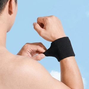 Bracelet de sport respirant et absorbant l'humidité en coton fin pour hommes – Idéal pour le tennis, le basketball et l'entraînement en salle de sport - Product Image 6