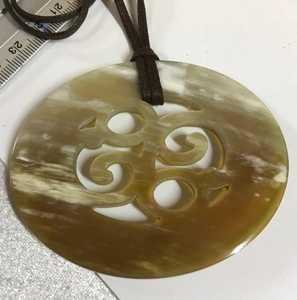 Collares con Colgante Redondo de Cristal de Cuerno, Hechos a Mano, Tacto Real, Ligeros, de la Mejor Calidad, Estilo Religioso, Artesanía Natural para Bodas - Product Image 3