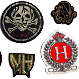 ตราปักคุณภาพสูง หรูหรา ผลิตด้วยมือ งานปักแบบนูน 3 มิติ เป็นมิตรกับสิ่งแวดล้อม สำหรับชุดพิธีการและชุดประจำชาติ - Product Image 1