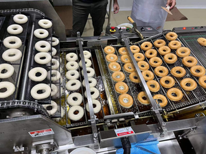Máquina Automática para Hacer Donuts con Levadura, Línea de Producción Industrial de Donuts, Maquinaria para Alimentos, Freidora de Donuts Berliner - Product Image 2