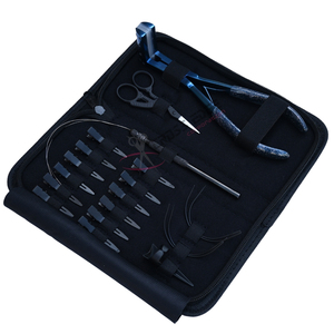 ชุดอุปกรณ์ต่อผมสำหรับช่างทำผมมืออาชีพ พร้อมที่หนีบเทปสีน้ำเงิน กรรไกรขนาดเล็ก ที่หนีบผมแบบนิ้วมือ และเข็มถักผม - Product Image 1