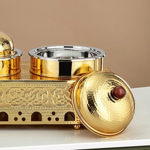 Plat à chafing double de luxe doré en acier inoxydable martelé, chauffe-plats avec base arabe embossée et poignées en bois pour buffet et réceptions - Product Image 5