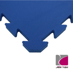 Tapis en mousse amortissant les chocs 100x100cm avec motif croisé pour Taekwondo Aikido - Product Image 6