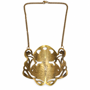 Collier ras du cou en laiton doré à motif floral, design orné de fleurs et de vigne en relief, bijoux fantaisie en gros pour boutiques - Product Image 2