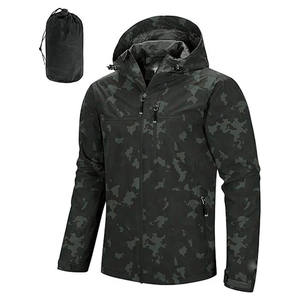 Veste imperméable pour homme avec capuche réglable et tissu respirant pour une utilisation en extérieur, fabriquée avec des matériaux de haute qualité - Product Image 3