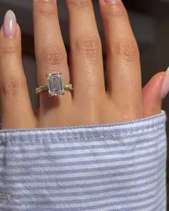 Bagues de fiançailles solitaires en or massif 14K 18K avec émeraude et diamant de laboratoire rond 3 carats, sertis à griffes, bijoux uniques pour mariage et anniversaire - Product Image 1