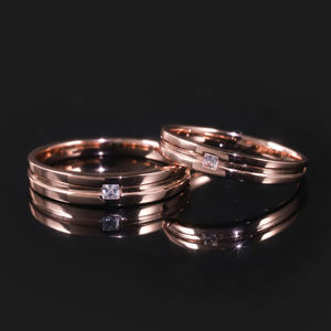 แหวนทองคำแท้ 18K ชุบโรเดียม ดีไซน์ Eternity Band ประดับพลอยธรรมชาติเจียระไนแบบ Brilliant Cut  แบบคลาสสิกสำหรับงานหมั้น  AMBER JEWELS - Product Image 3