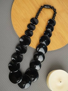 Collar con Colgante de Resina Transparente Hecho a Mano, Joyería de Resina Única, Collar de Moda, Regalo para Mujer, Diseño Artesanal - Product Image 2