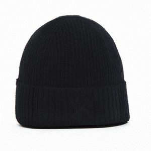 Fabricant professionnel de bonnets d'hiver en jacquard personnalisés, chauds et décontractés, de qualité supérieure, 100% acrylique, étiquette privée, unisexe - Product Image 3