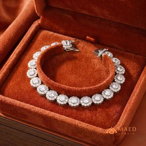 กำไลข้อมือเงินแท้ 925 ประดับมอสซาไนต์ เครื่องประดับแฟชั่น กำไลแบบ Cuban Link สำหรับผู้หญิง ผู้ชาย ของขวัญทันสมัย เครื่องประดับคุณภาพ นิวยอร์กซิตี้ - Product Image 3