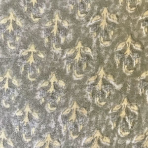 ผ้าฝ้ายพิมพ์ลายด้วยมือ – ลายดอกไม้แบบมินิมอล |   ผ้าทอสีเทาอมเขียวมะกอกและสีเหลืองอ่อนสไตล์อินเดีย - Product Image 1