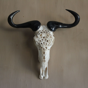 Elegancia Moderna: Arte Mural de Calavera de Búfalo Pulida Hecha a Mano con Cuernos Majestuosos, Decoración Única Tallada en Forma de Animal - Product Image 5