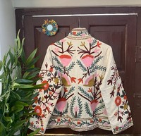 Veste courte vintage en velours tissé Suzani brodée à la main, style bohème, pour les voyages festifs et les soirées