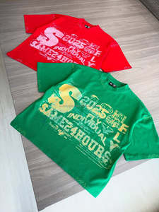 Camiseta de alta calidad con estampado DTG de logotipo personalizado multicolor para hombre - Product Image 4