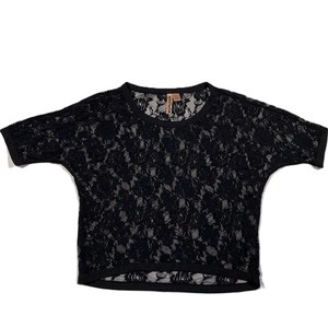 เสื้อครอปท็อปผู้หญิงสีดำลายดอกไม้ลูกไม้ แขนสั้น คอกลม ทรงหลวม เซ็กซี่ เหมาะสำหรับใส่ไปเที่ยวคลับ ฤดูใบไม้ผลิ ฤดูร้อน ระบายอากาศได้ดี - Product Image 2