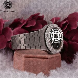 Reloj de Lujo para Mujer Charm Jewels, con Incrustaciones de Diamantes, Caja Rectangular de Acero Inoxidable, Esfera Analógica de 38 mm, Cierre Plegable - Product Image 3