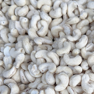 Nueces de Anacardo Crudas Comestibles de Fábrica en Vietnam, Venta al Por Mayor, Requisitos OEM y ODM - Product Image 1
