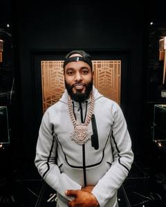 Colgantes Personalizados de Moissanita Helada con Engaste Completo de Plata 925 para Letras Certificadas de Lujo, Diseño Único y Personalizado - Product Image 3