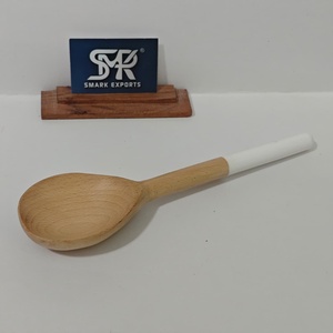 Cuillère de cuisine en bois faite à la main avec manche en résine blanche, cuillère de service en bois de hêtre naturel, ustensile de cuisine écologique - Product Image 3