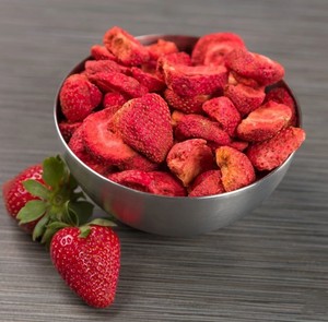 Fraises surgelées en vrac pour confitures et desserts de boulangerie - Product Image 1