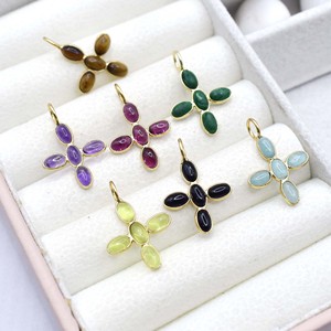 Colgante de Cruz de Turquesa Hecho a Mano, Chapado en Oro, con Cinco Piedras Ovaladas en Bisel, Joyería Espiritual Minimalista, Regalo para Mujer - Product Image 5