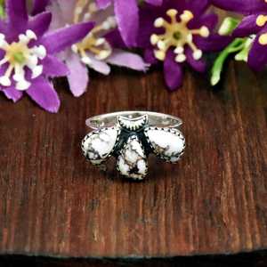 Bague artisanale en argent sterling 925 avec motif cheval sauvage, abeille et turquoise, style bohème, bijou fantaisie, cadeau pour femme, bague du Sud-ouest - Product Image 1