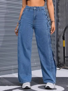 Diseñados para un estilo de vida moderno, estos jeans de mezclilla combinan durabilidad, textura suave y comodidad durante todo el día para mujeres. - Product Image 3
