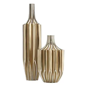 Elegante Florero Cónico de Metal Dorado para Flores y Plantas Verdes de Axiom Home Accents para Decoración Moderna de Escritorio, Latón - Product Image 5