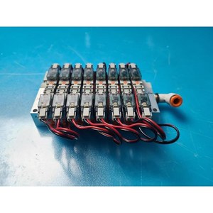 Vanne à diaphragme pneumatique SMC SY100-DUI00226 772-801282-008, utilisée comme pièce détachée pour équipement semi-conducteur d'occasion - Product Image 1